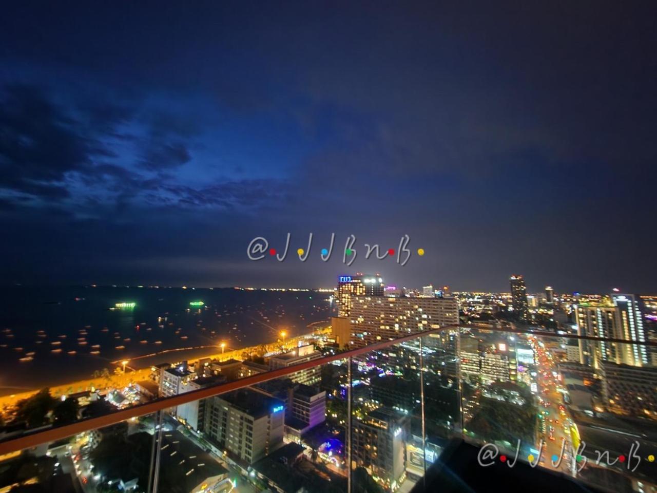 Edge Central Pattaya By Jjj Luaran gambar