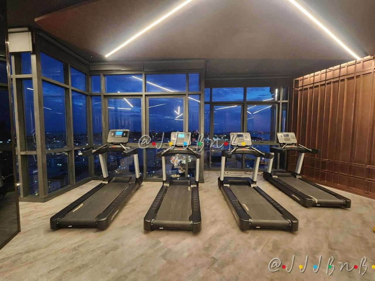 Edge Central Pattaya By Jjj Luaran gambar